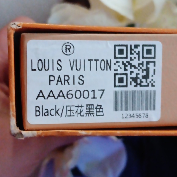 Vintage Louis Vuitton Wallet,Vuitton book,magnet,receipt,authentification paper. - Picture 16 of 16